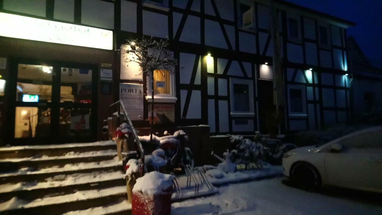 Landgasthof-Porta Schlitz Bagian luar foto